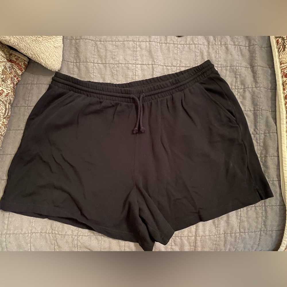 Old Navy Black Pull-On Elastic Waist Shorts